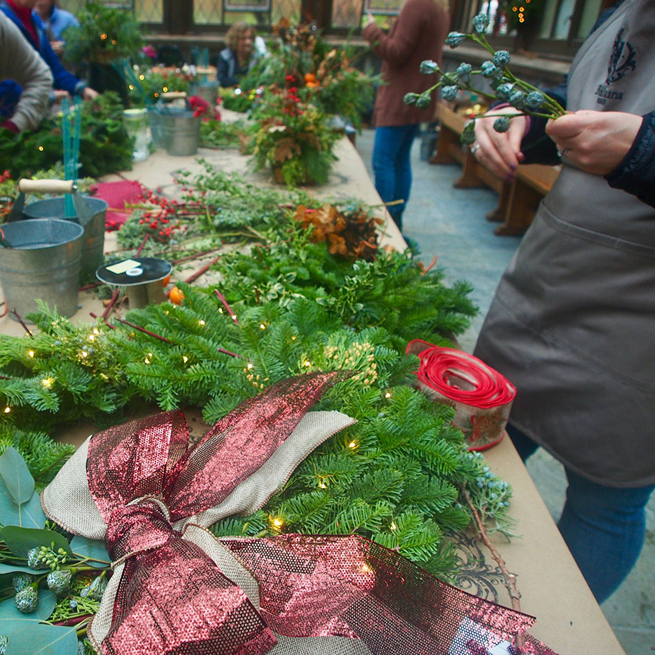 Wreaths & Holiday Centerpieces